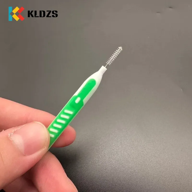 Push-Pull Dişlərarası Fırça